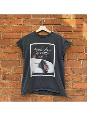 roger waters the wall live tour t shirt 2010 M